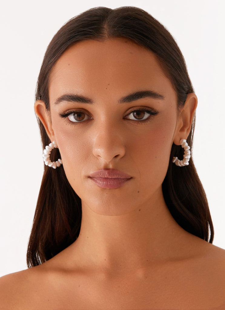 Delight Hoop Earrings - Pearl