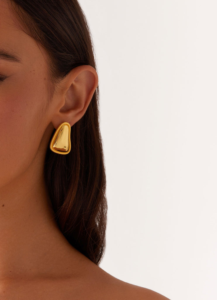 Eyes On The Prize Earrings - Gold